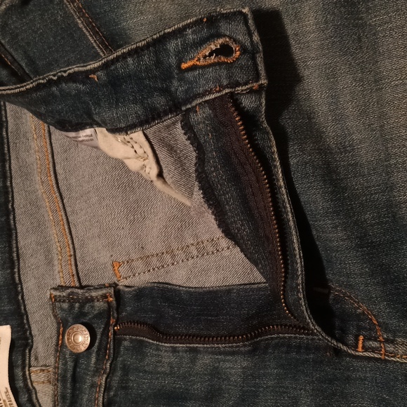 Signature Levi Mid Rise Boot Cut - Picture 5 of 9